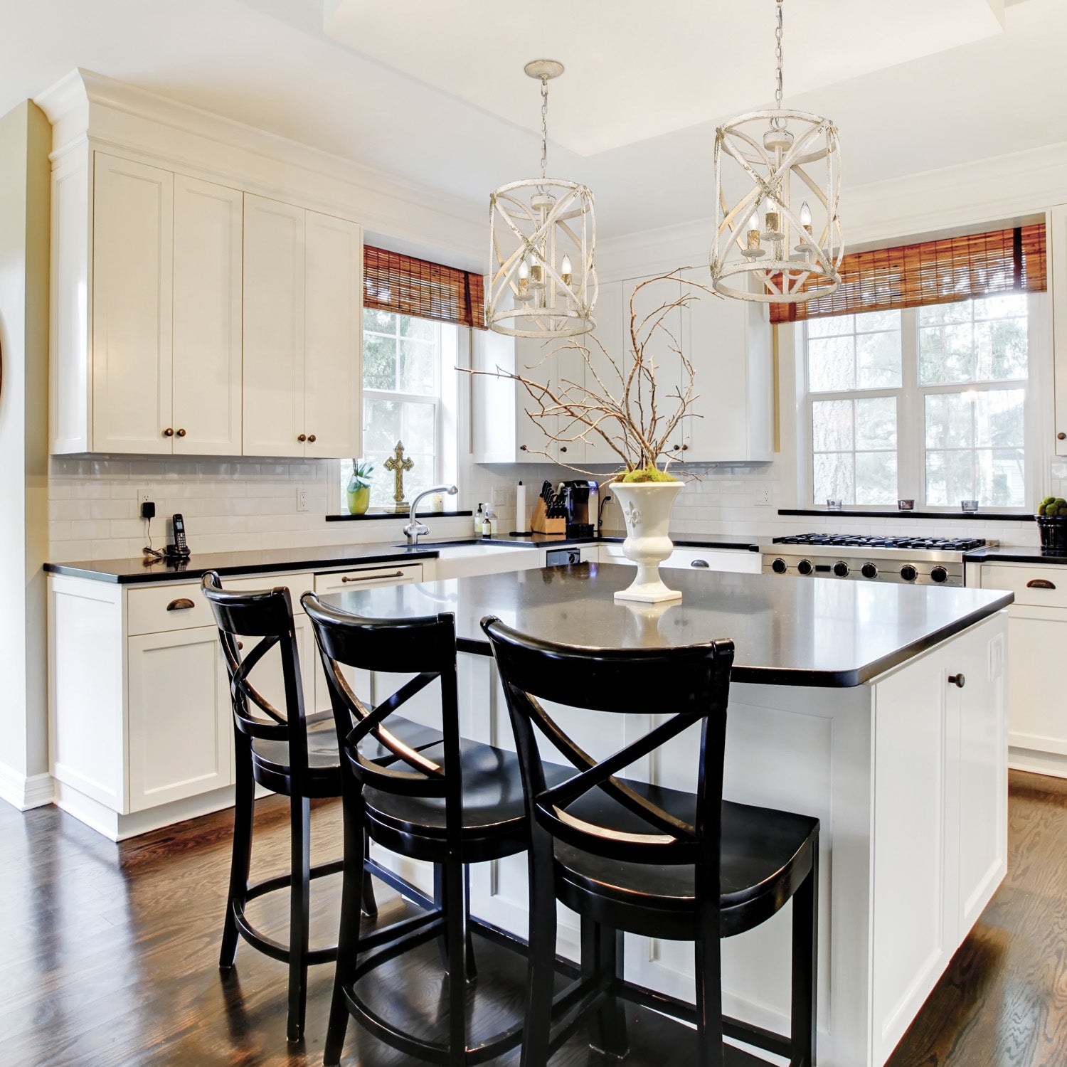 Golden Lighting Alcott 3-light Pendant in Antique Ivory