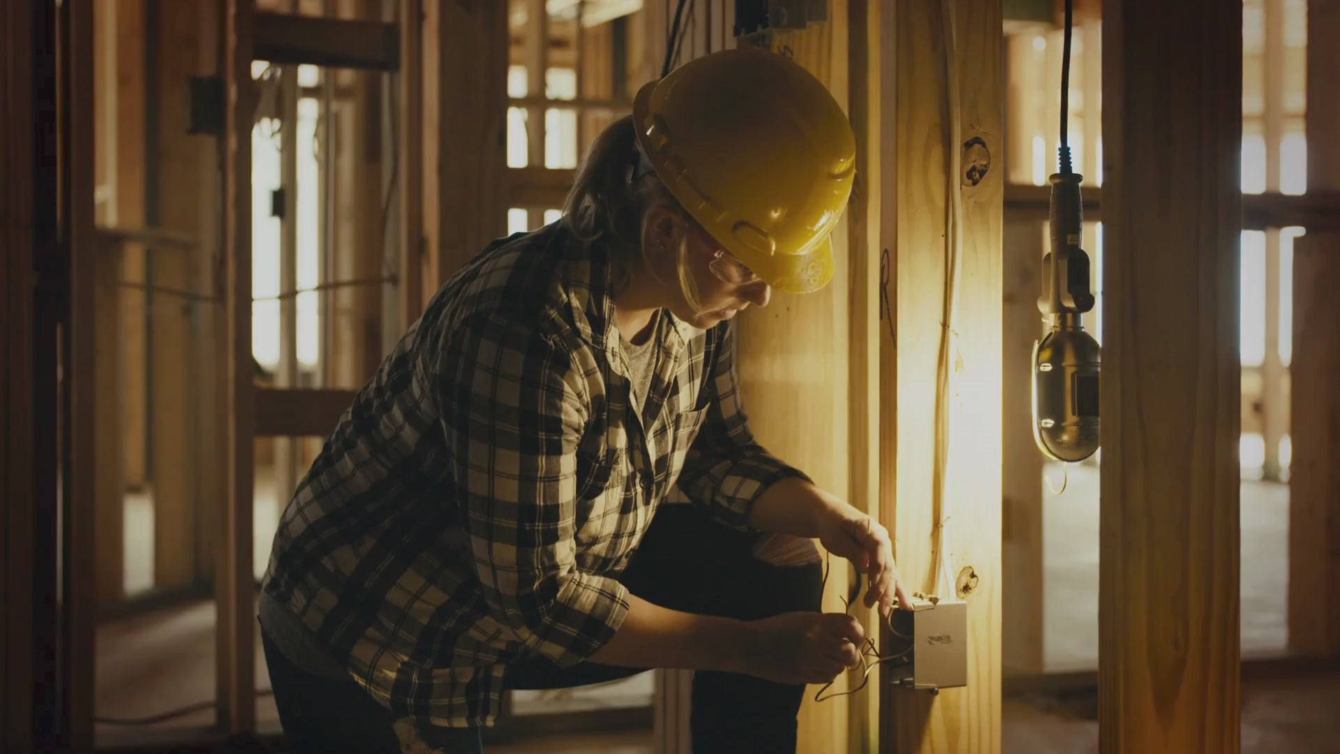 Load video: Highlights of the new builder program for trade partners exclusively at Golden Lighting.