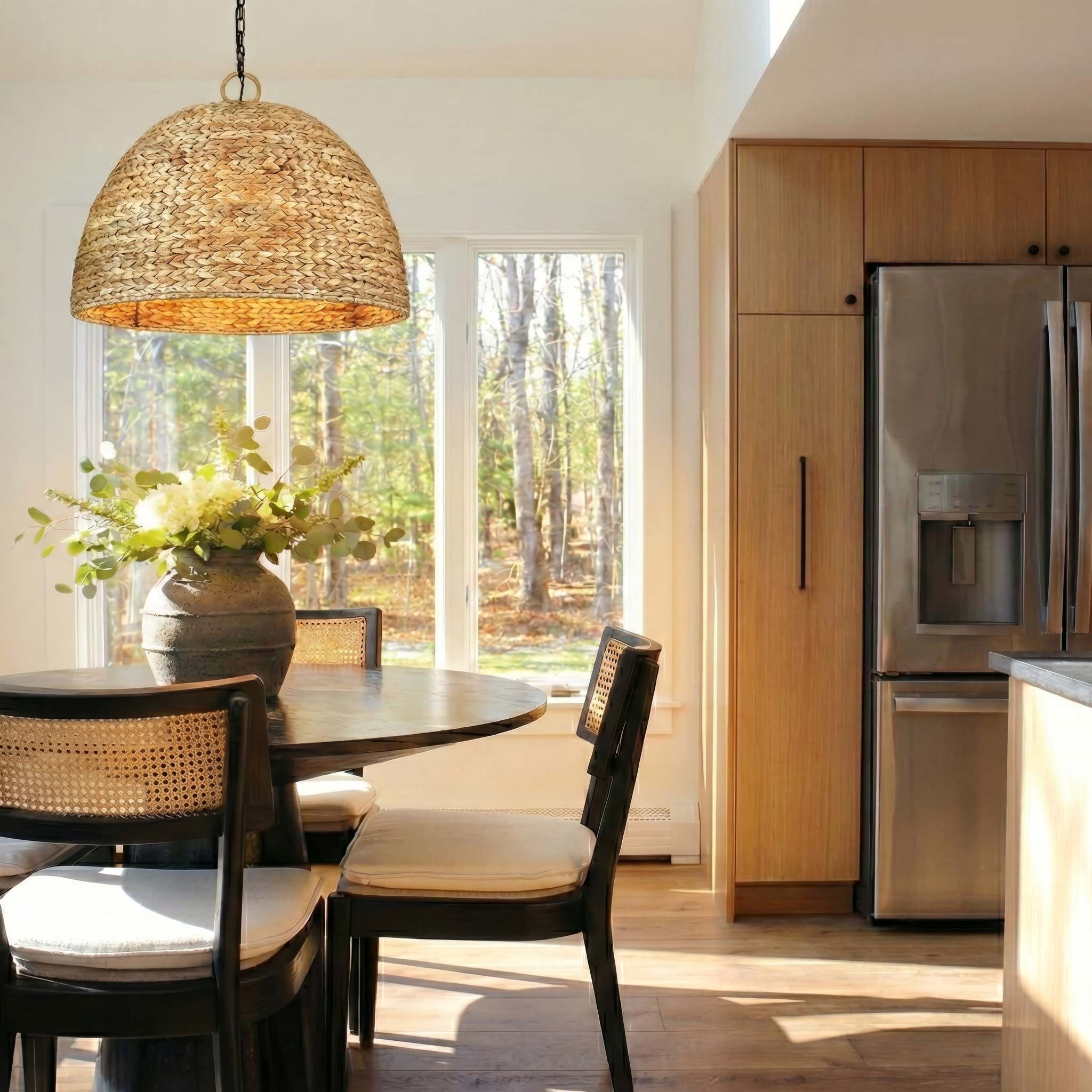 Golden Lighting Rue 8-light Chandelier in Matte Black and Woven Sweet Grass shade - - Golden Lighting