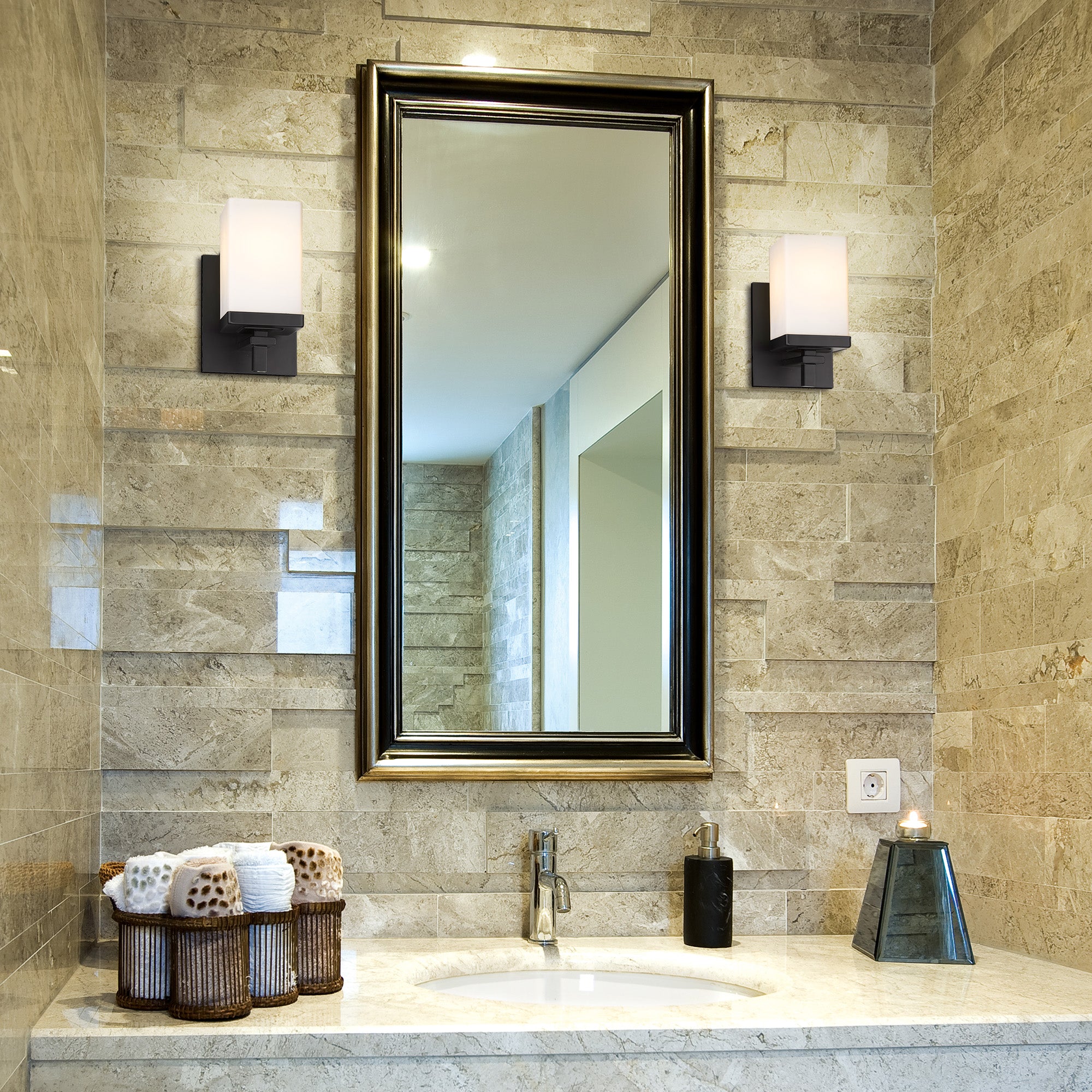 Maddox 1-light Vanity in Matte Black