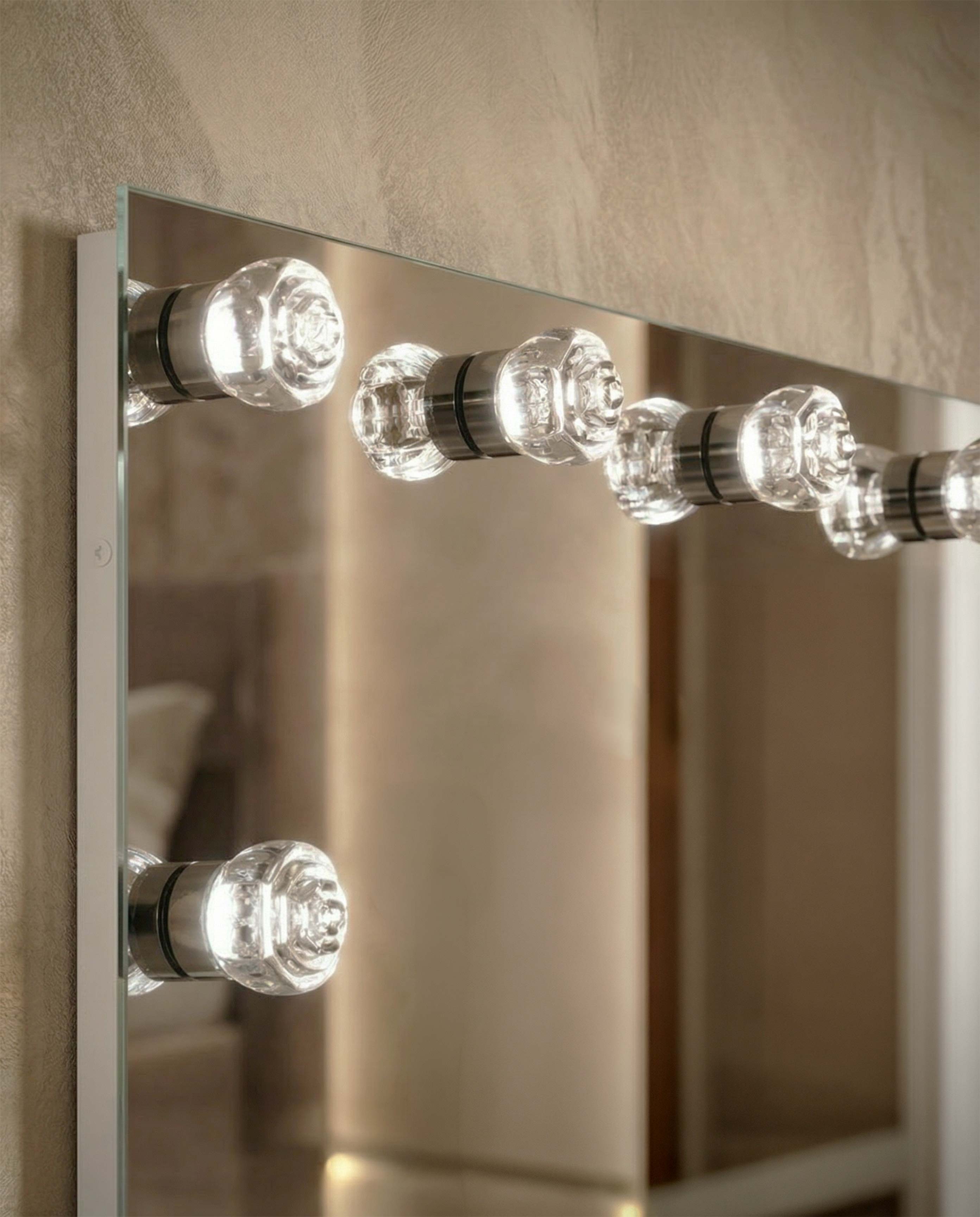 Starlight LED Mirror detail image showing the clear acrylic rose diffuser option. 